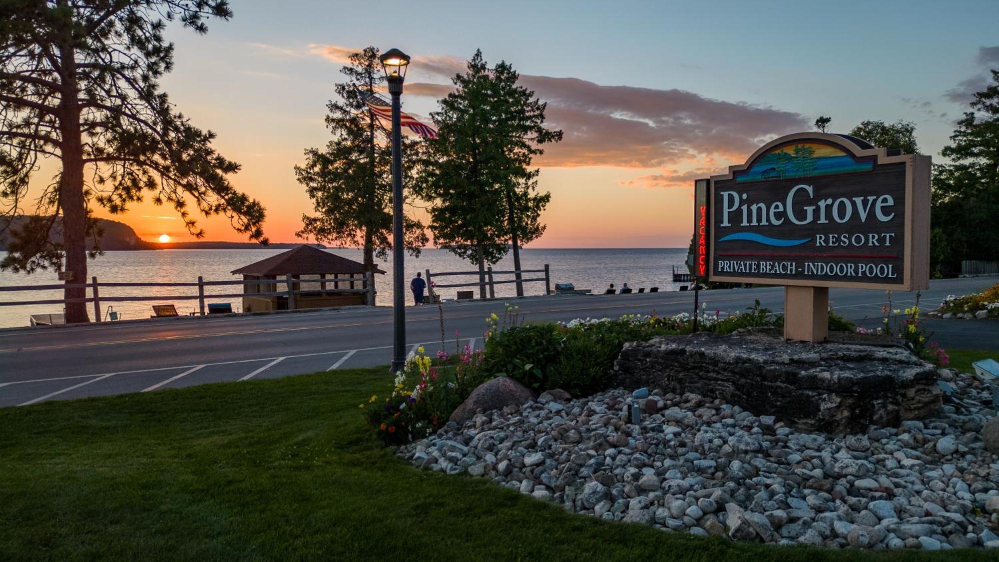 Pine Grove Resort Ифрейм Екстериор снимка
