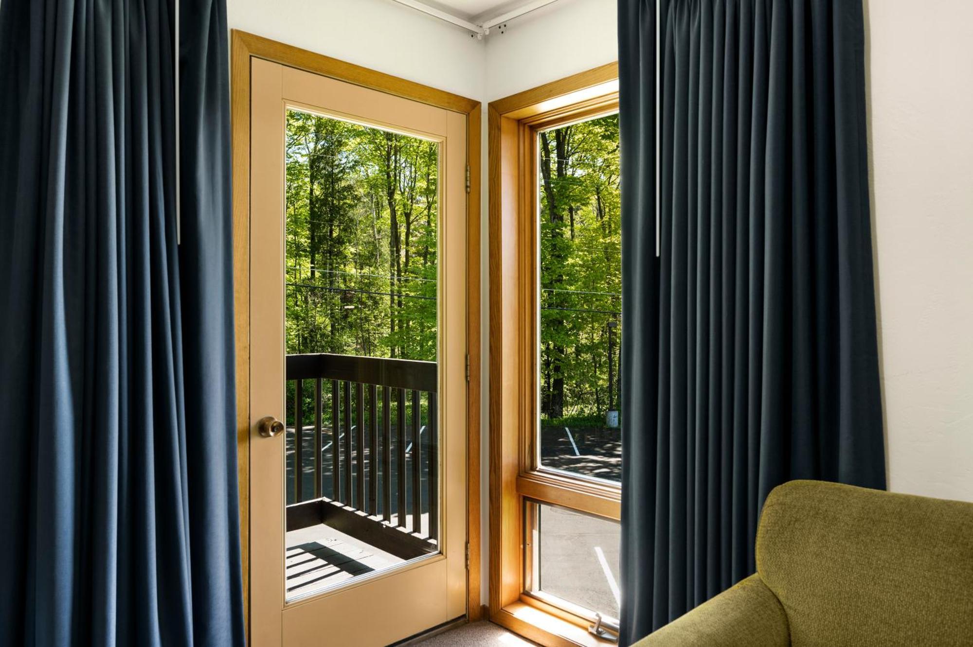Pine Grove Resort Ифрейм Екстериор снимка